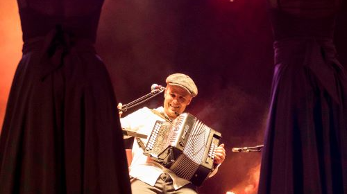 Nazioarteko Folklore Jaialdia: Aurrez aurre dantza