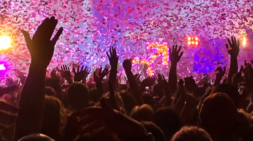 Concierto de música en directo de canciones versionadas