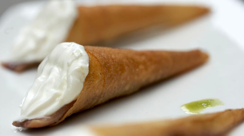 Canutillo de queso y anchoa